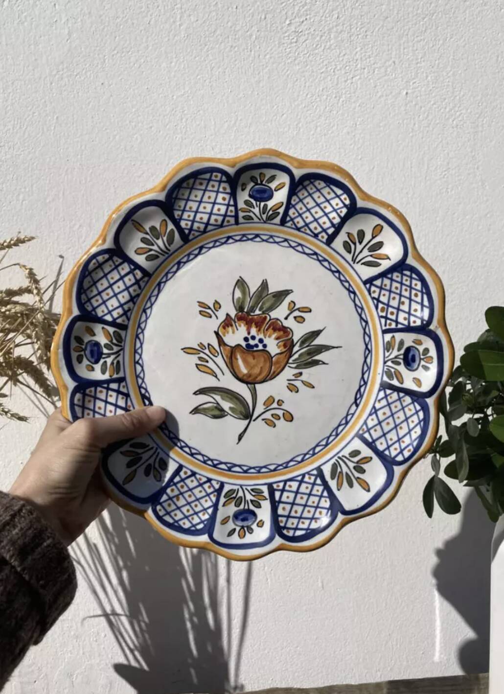 Decorative wall flower plate