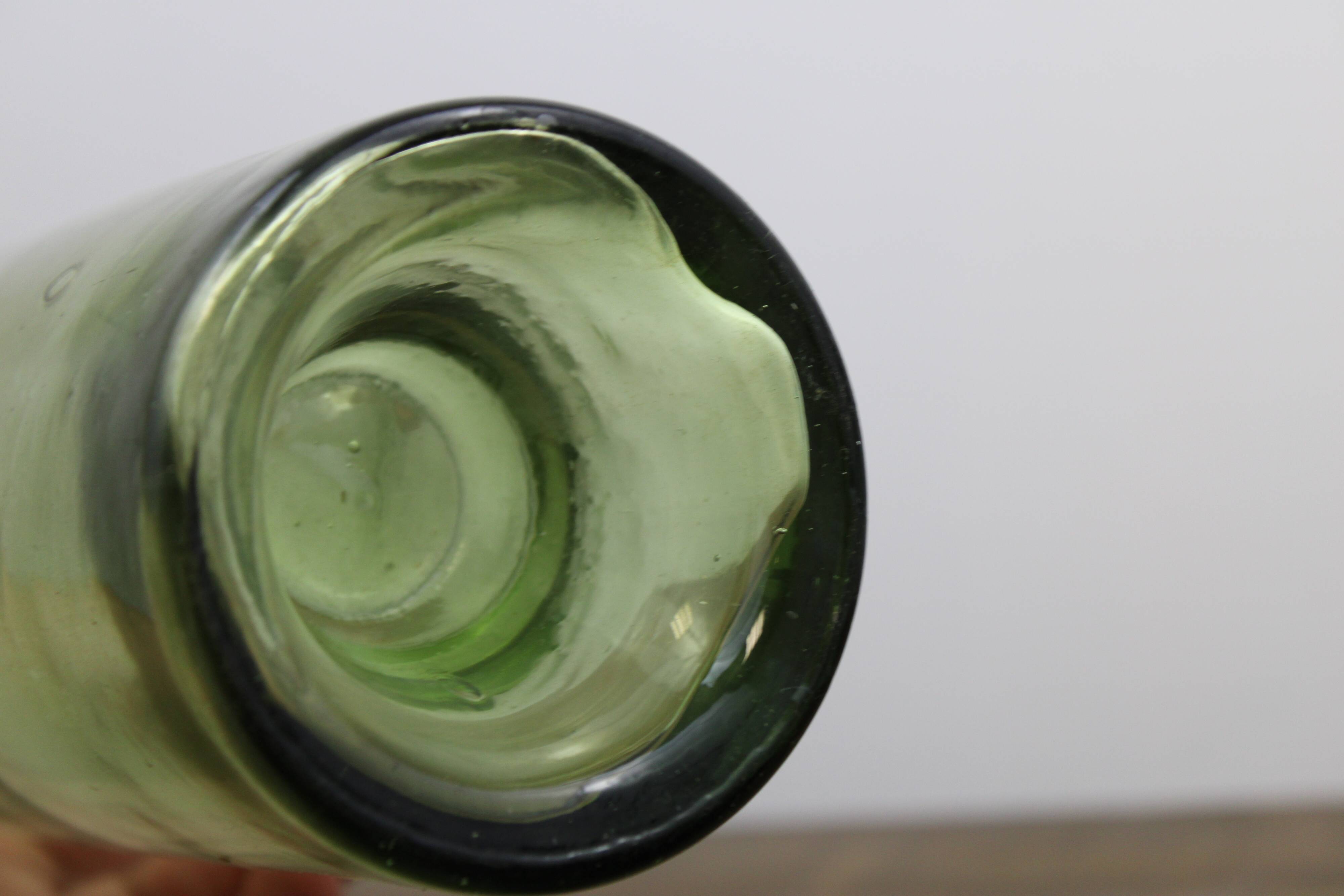 Glass bottle