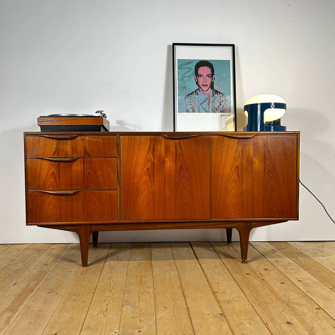 McIntosh buffet, 1960s