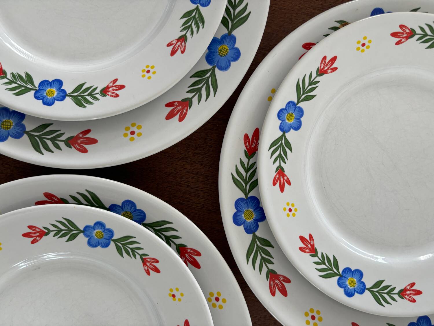 Set of 3 flat plates and 5 dessert plates with flower decoration, Tulowice Poland