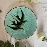 Rare assiette hirondelle barbotine