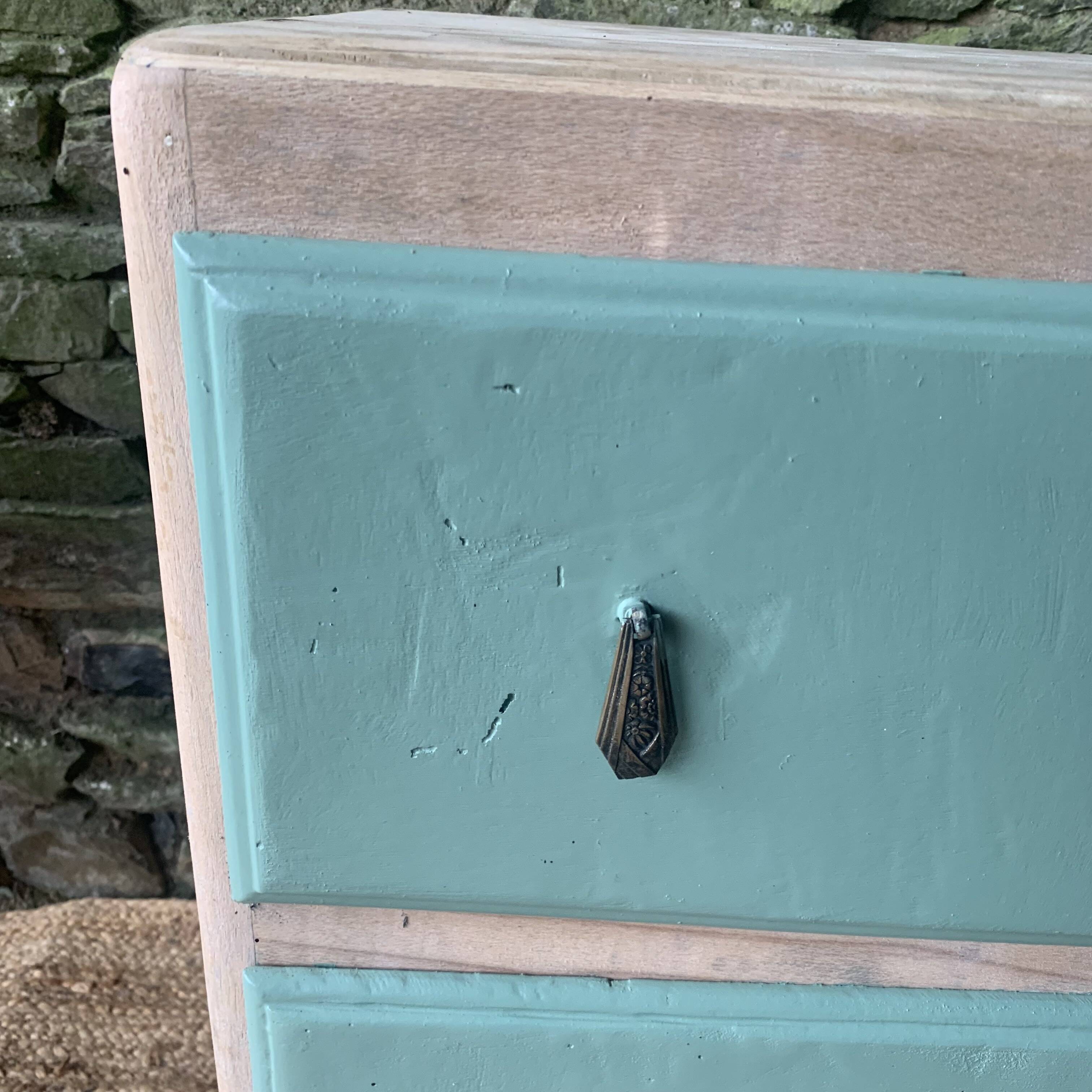 Vintage chest of drawers