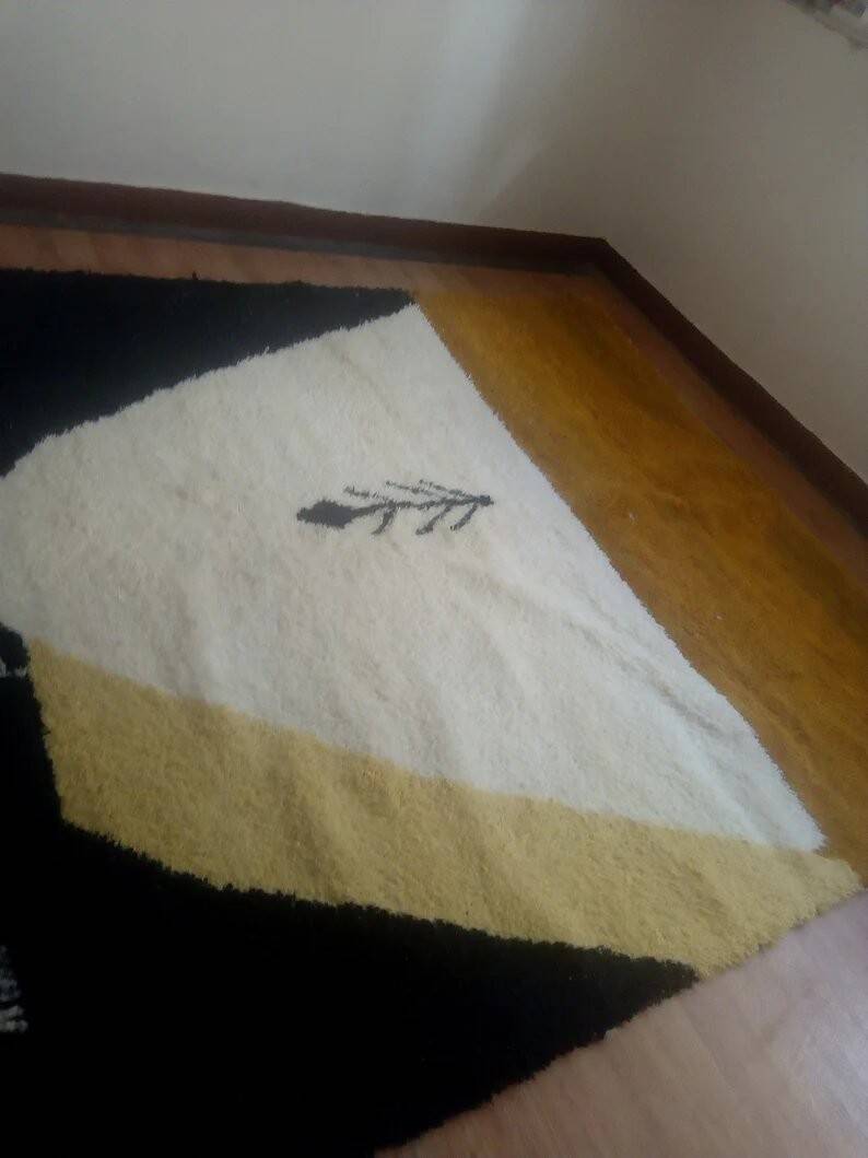 Tapis marocain beni ourain à motif noir