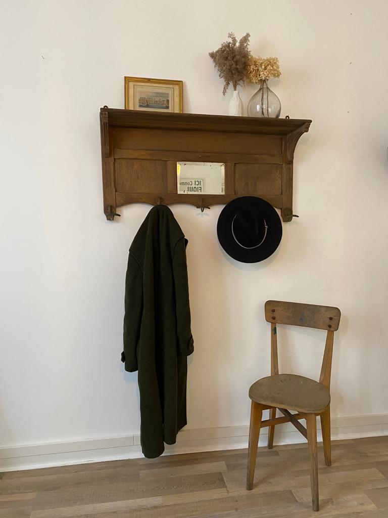 Cloakroom coat rack