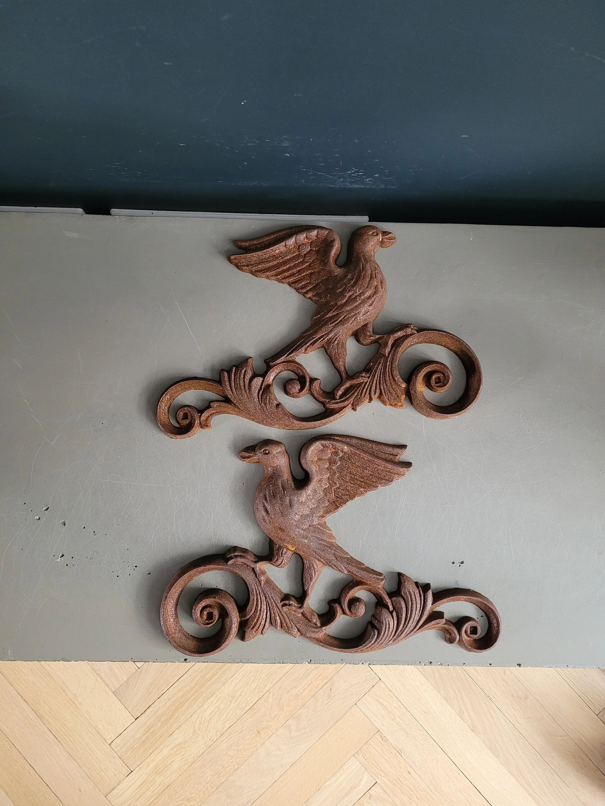 Plaques décoratives oiseaux en fonte