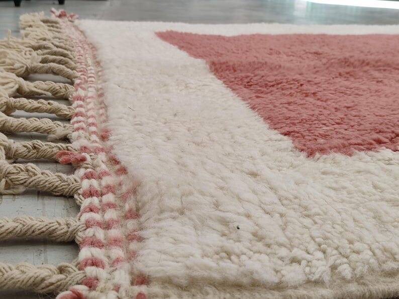 Traditional handmade Berber rug size 150 x 250 cm