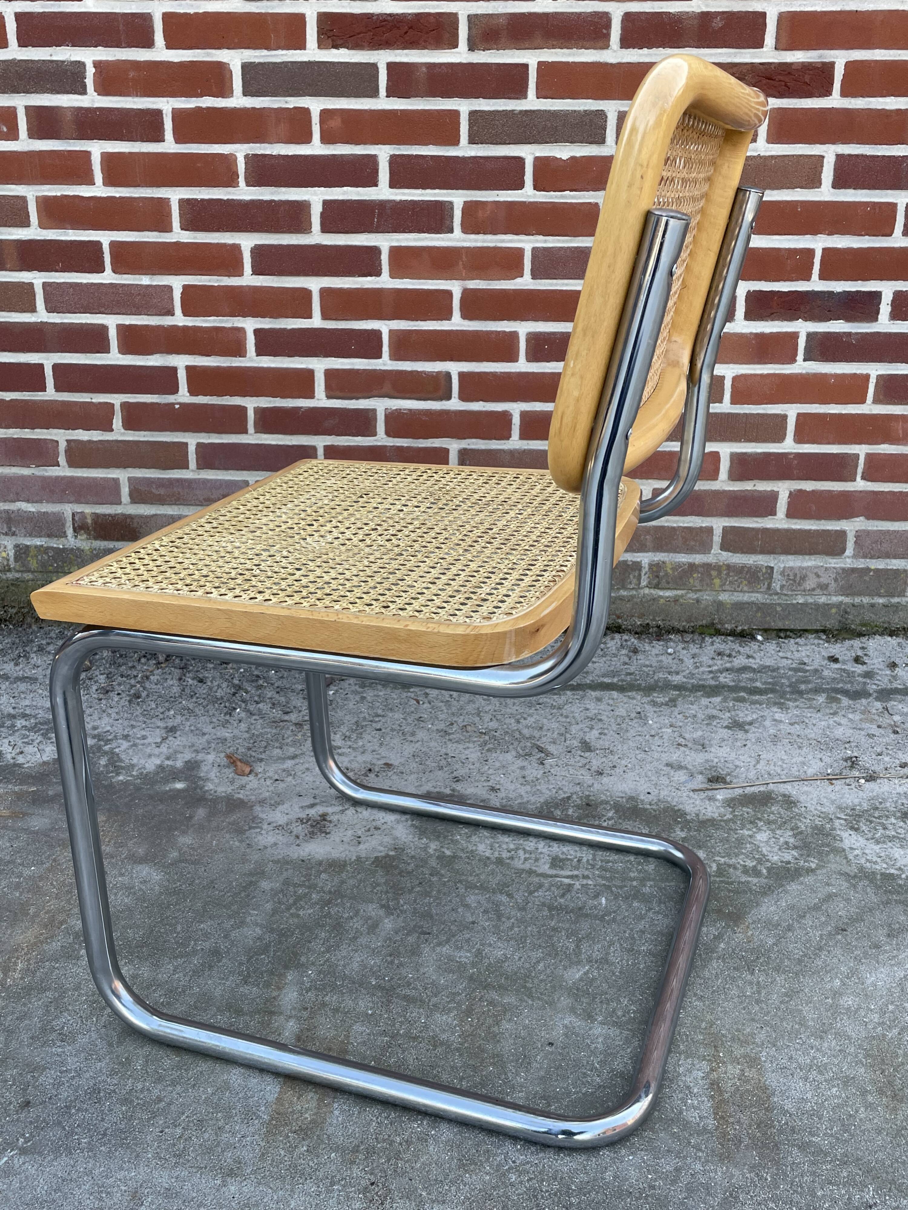 Lot de  4 chaises modèle Cesca B32