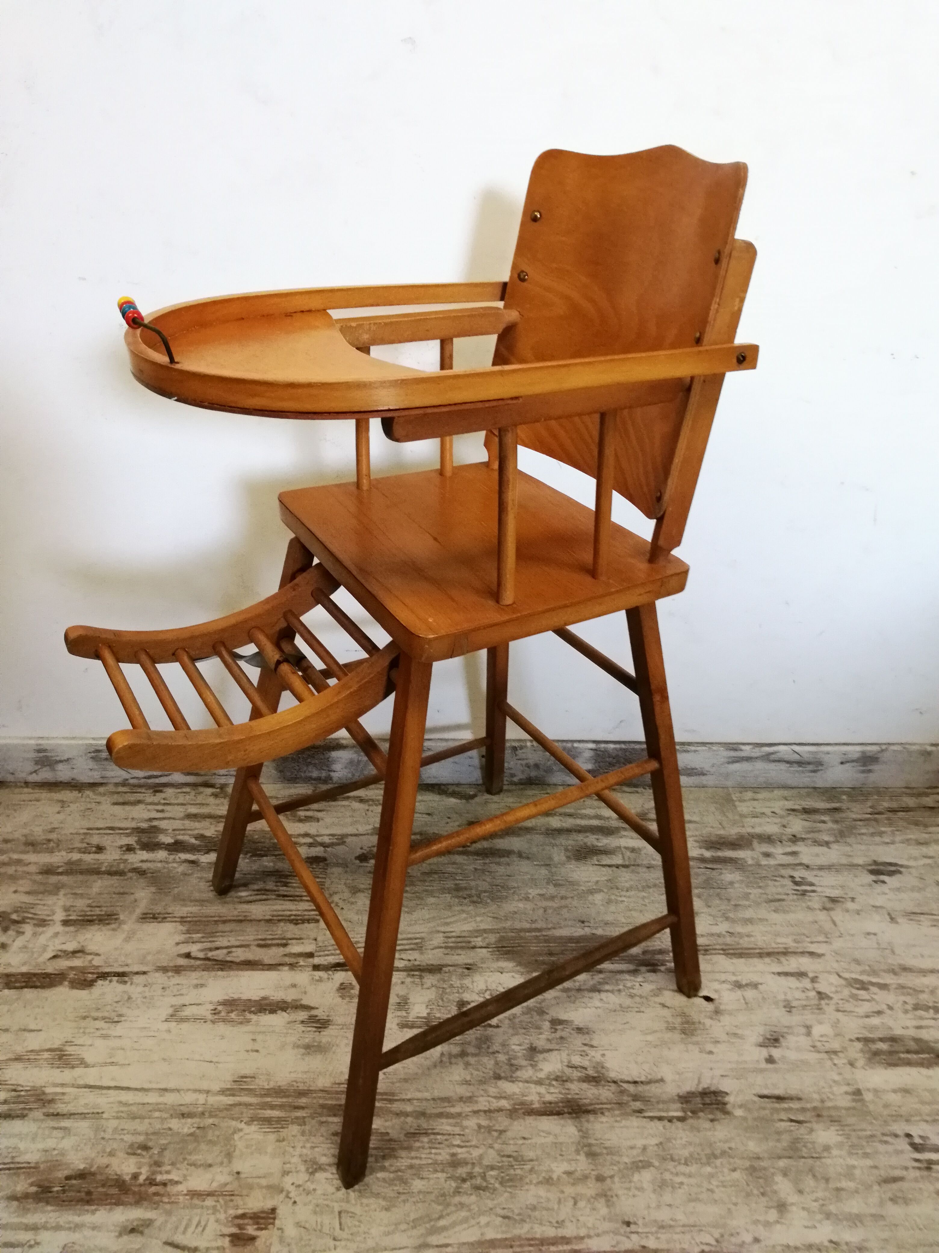Old baby high chair