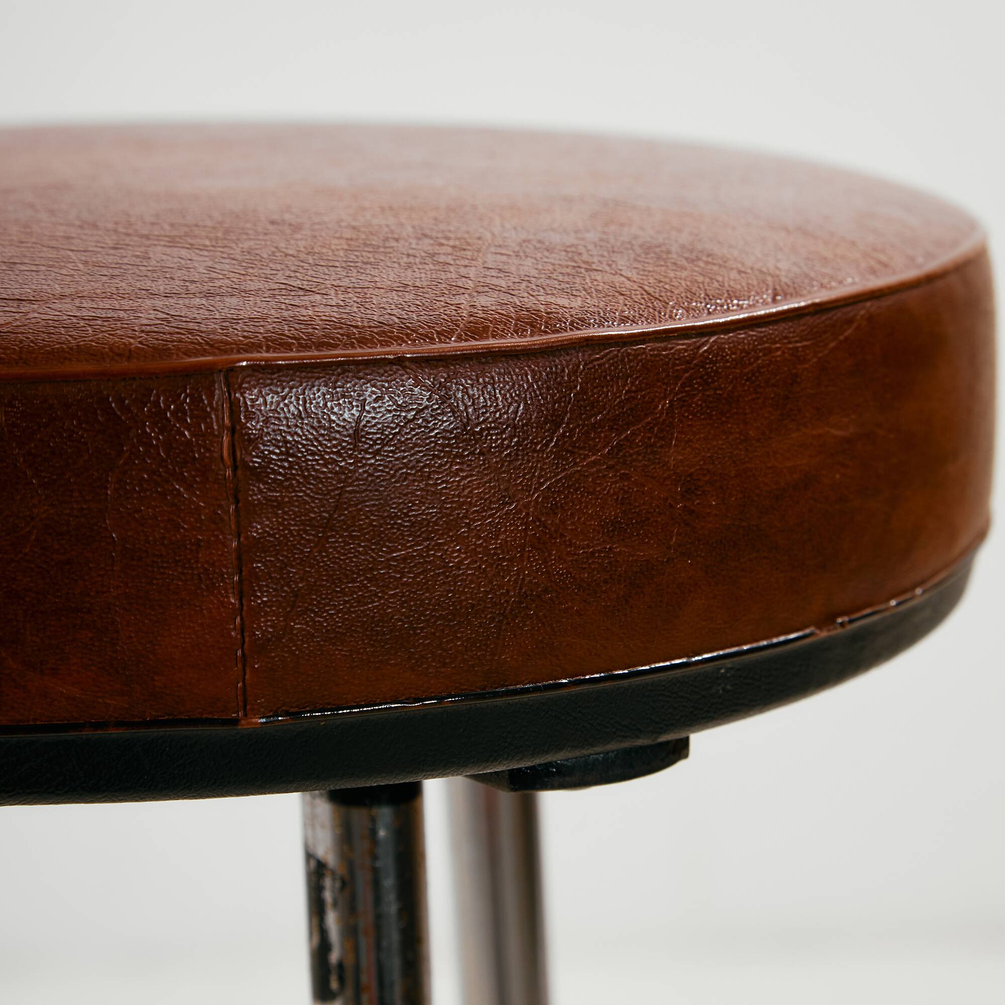 Tubular bar stool