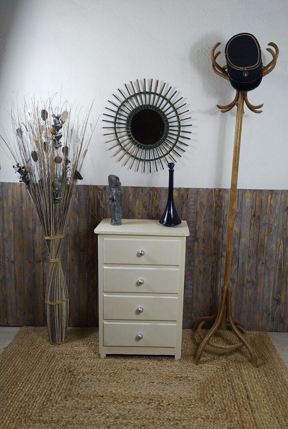 Wooden semainier, off-white