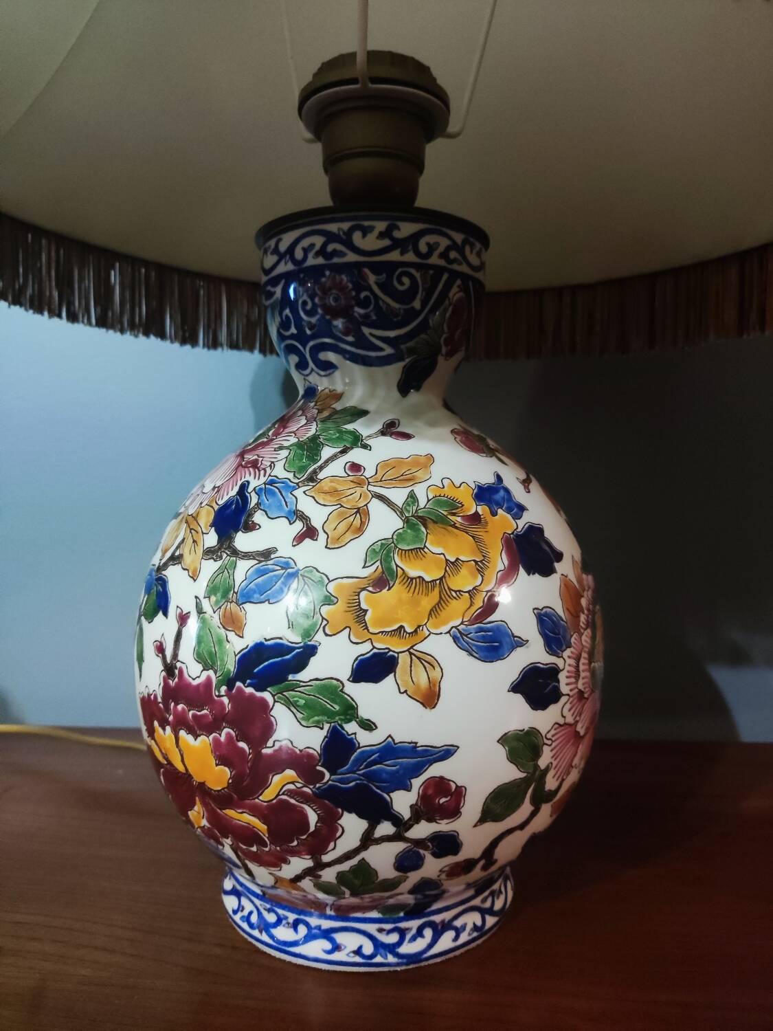 Lampe en faïence de GIEN décor pivoines