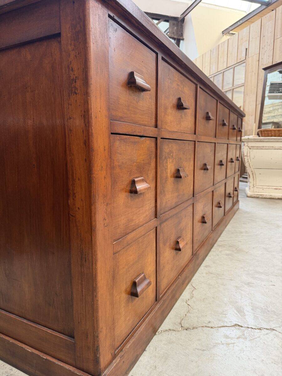 Ancien meuble de métier XXL en hêtre
