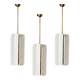 Lampe suspendue italienne en verre de Murano blanc et laiton de style mid-century modern