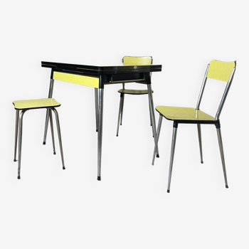 Table formica rotub avec chaises et tabouret