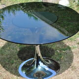 Oval tulip foot table from the 70s