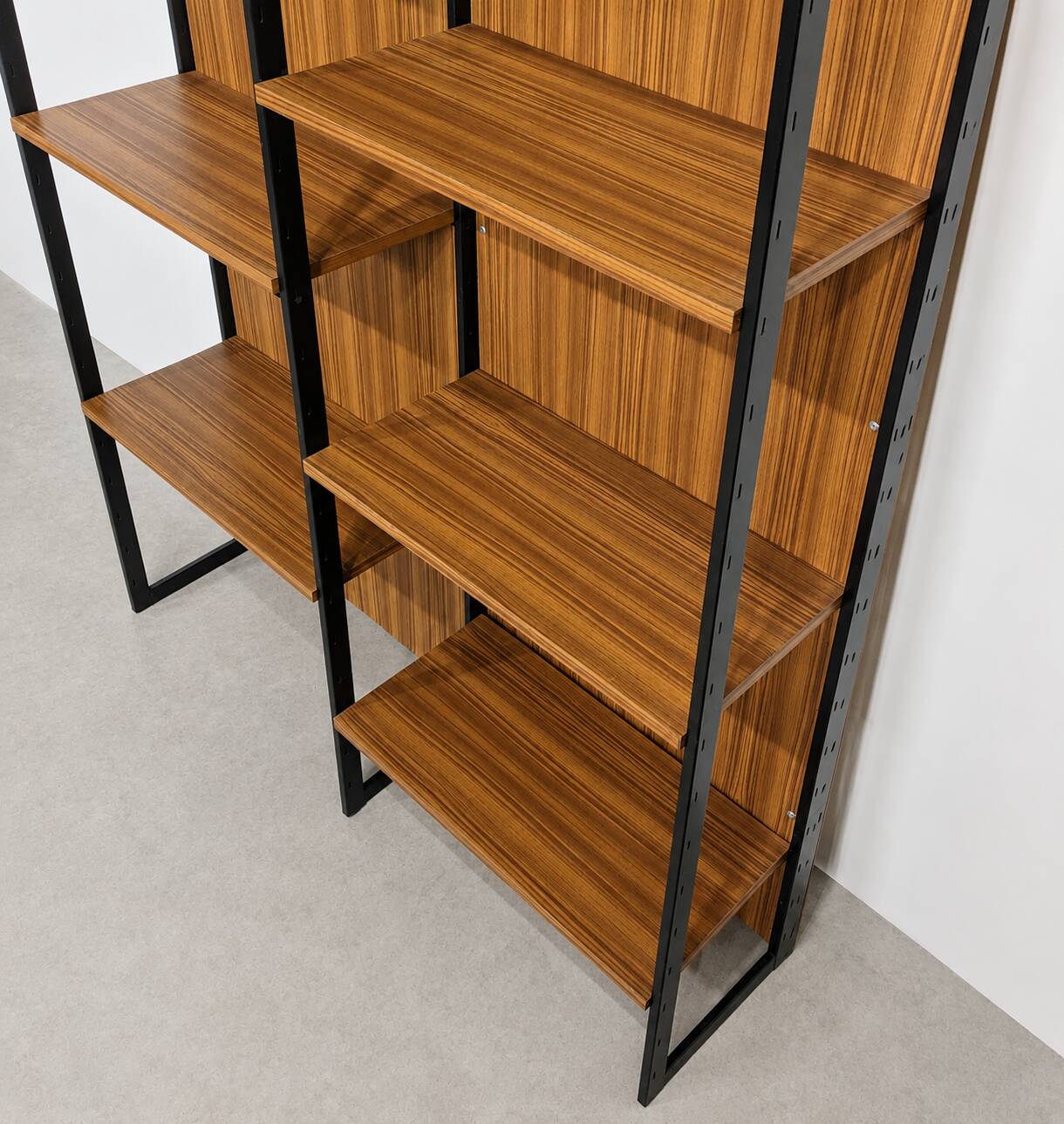 Meurop modular shelf wall unit from the 60s/70s.