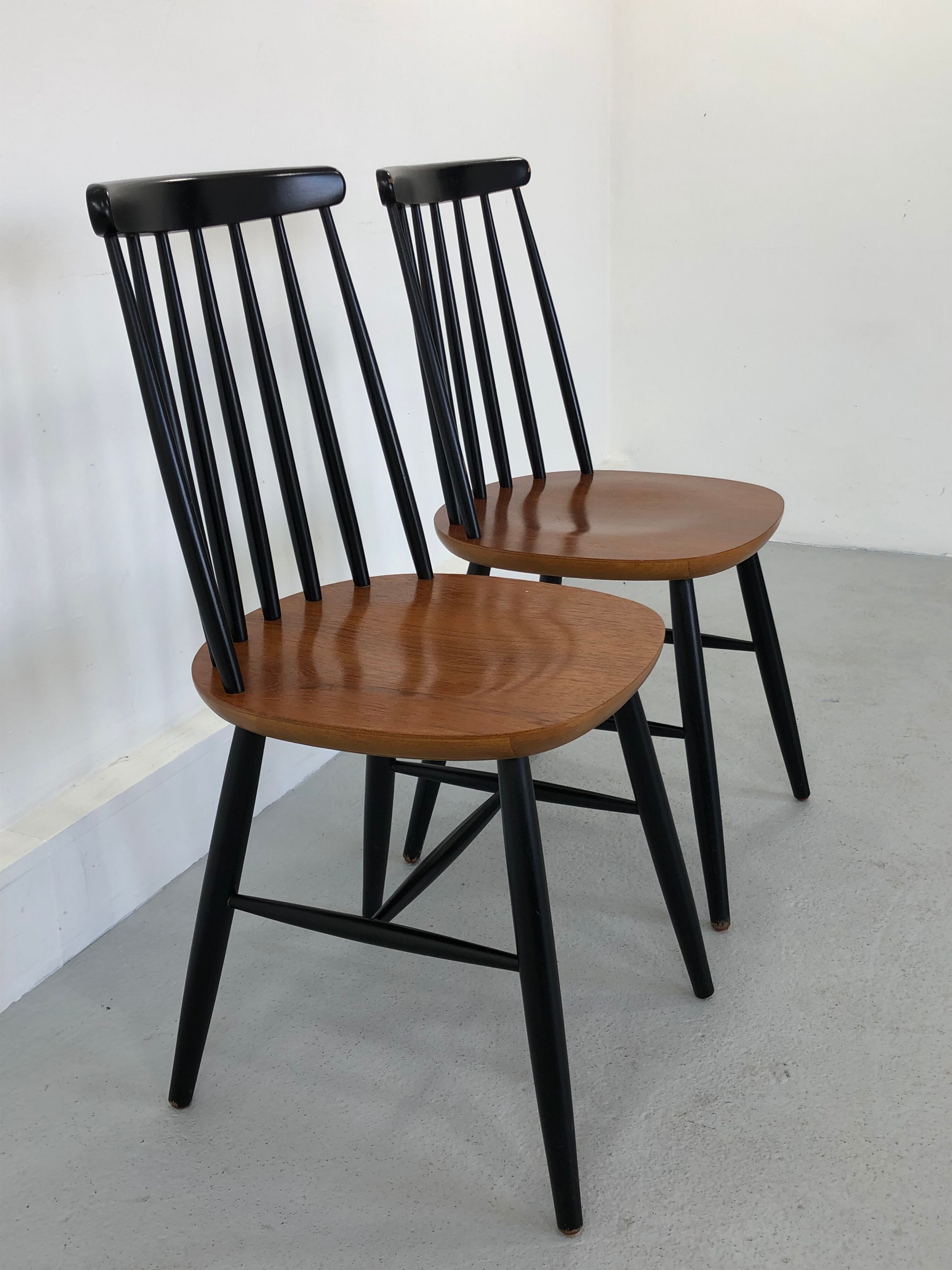 Set of 2 chairs, 1970s