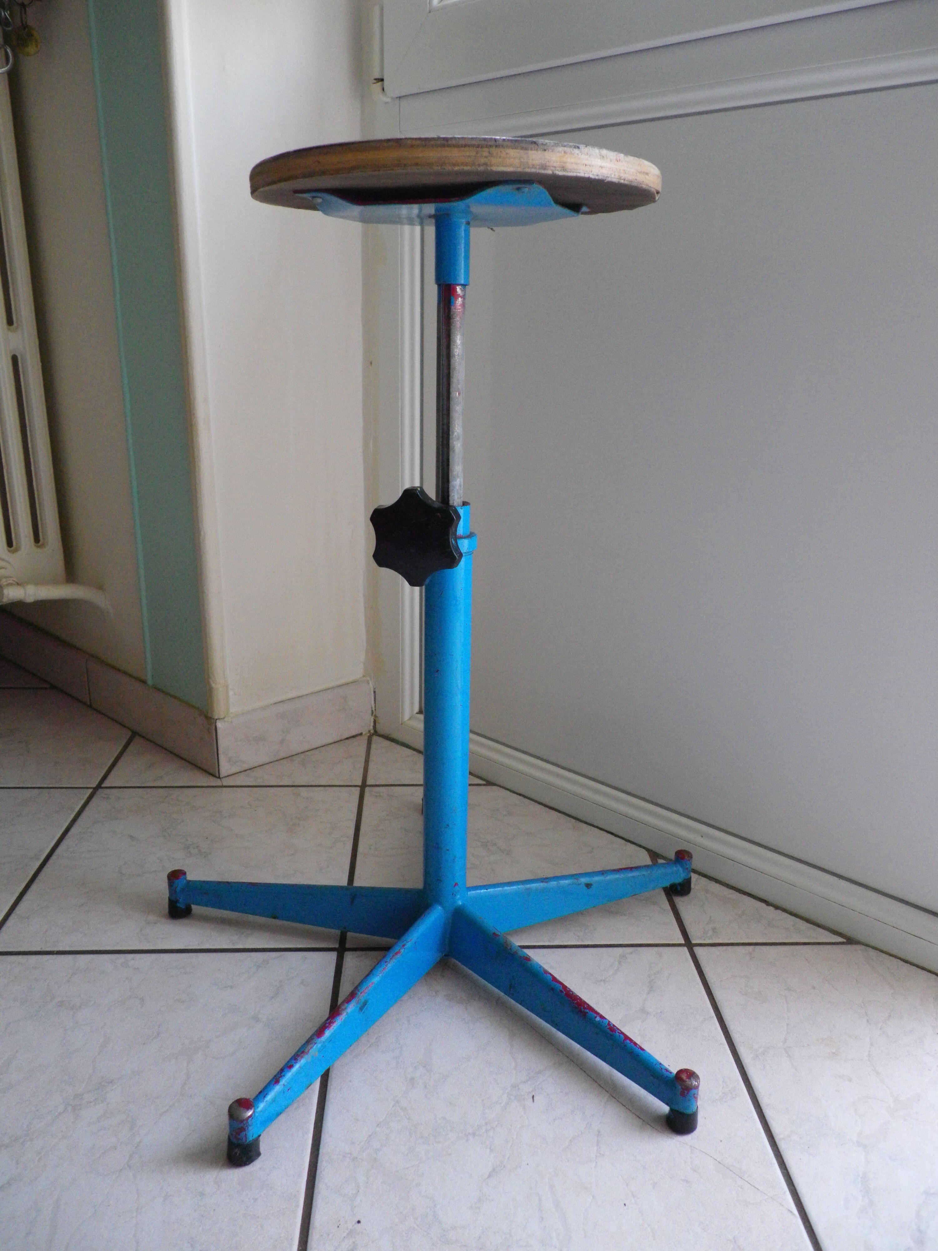 Tabouret ancien industriel réglable acier et bois année 1970