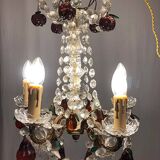 Lustre en bronze doré, pendeloques cristal et pampilles de verre coloré en forme de fruits, fin XIXe