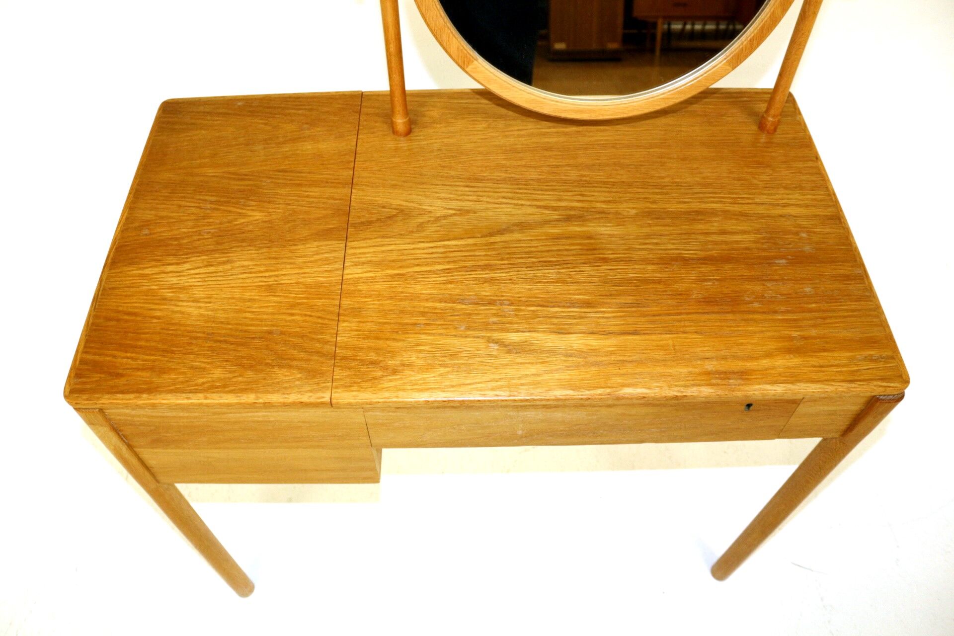 Oak hairdresser, Sweden, 1960