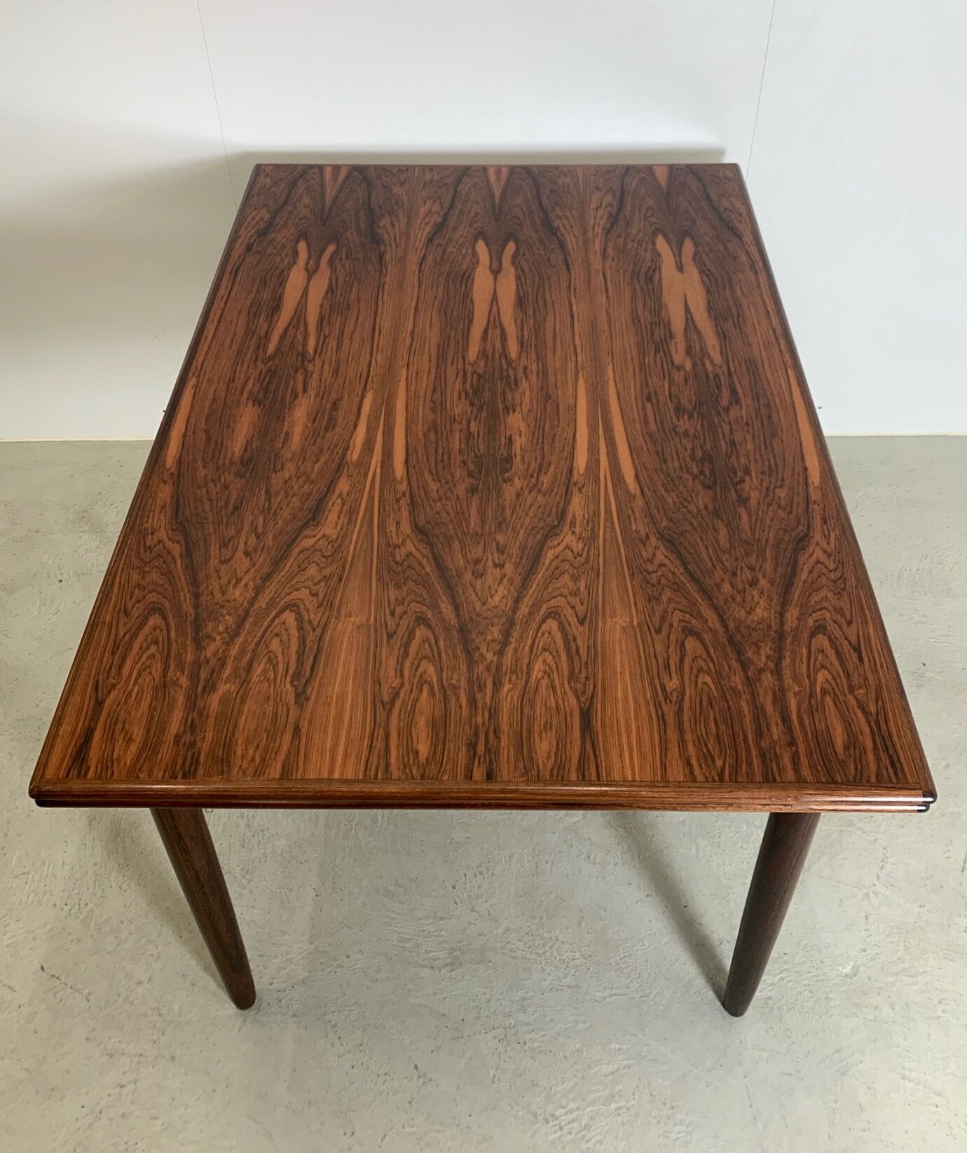 Set table and chairs in palisander