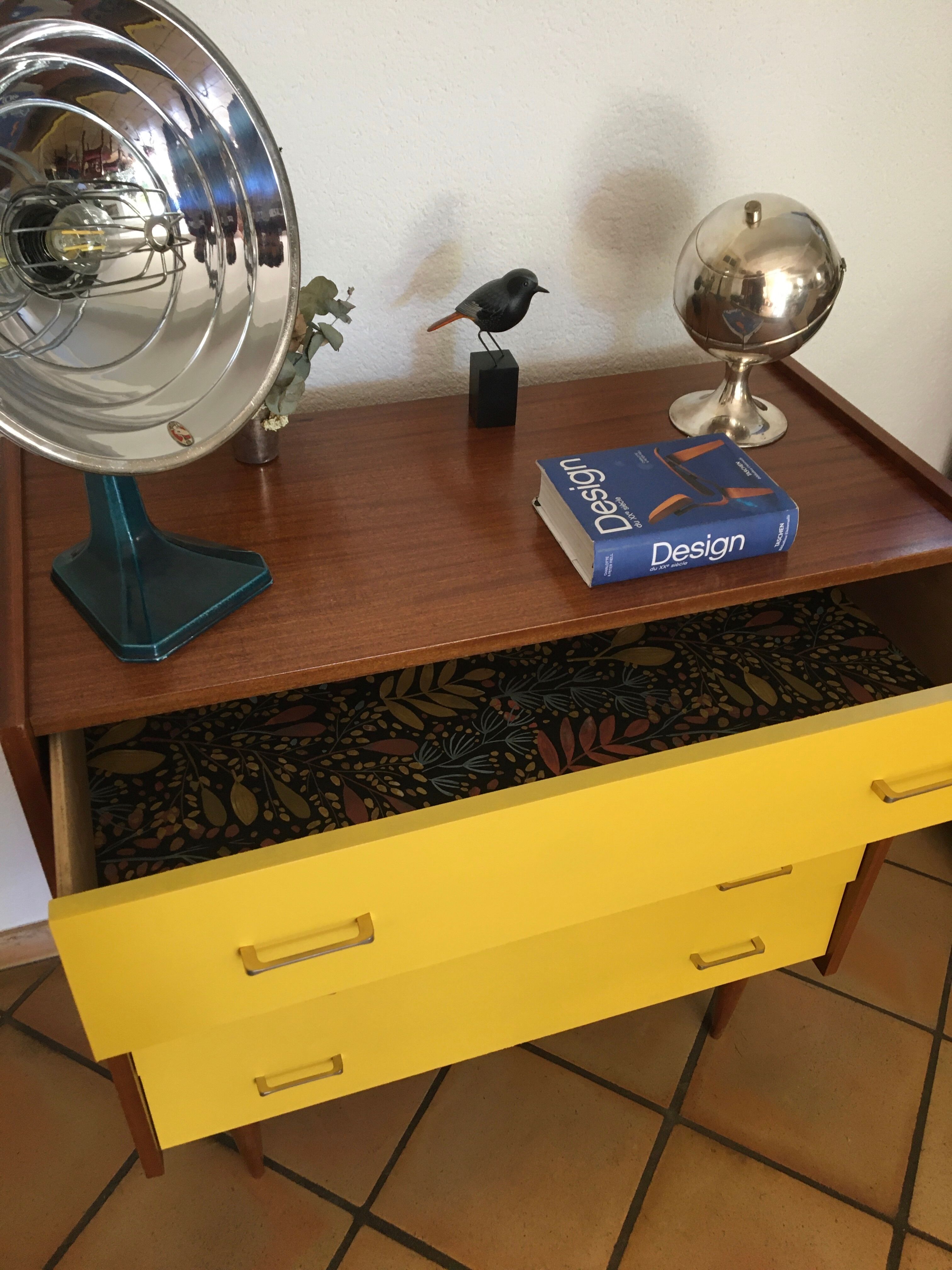 Vintage chest of drawer