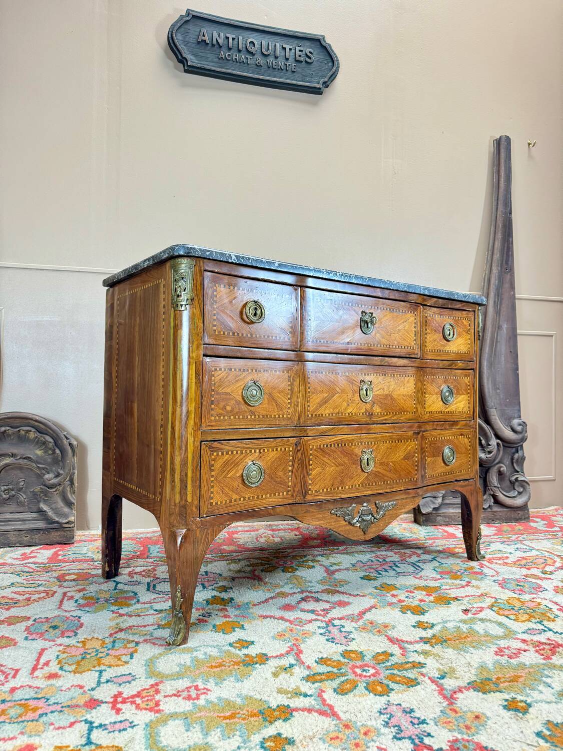 Kierchenbach Jean-adam commode à ressaut en marqueterie d’époque Louis XVI