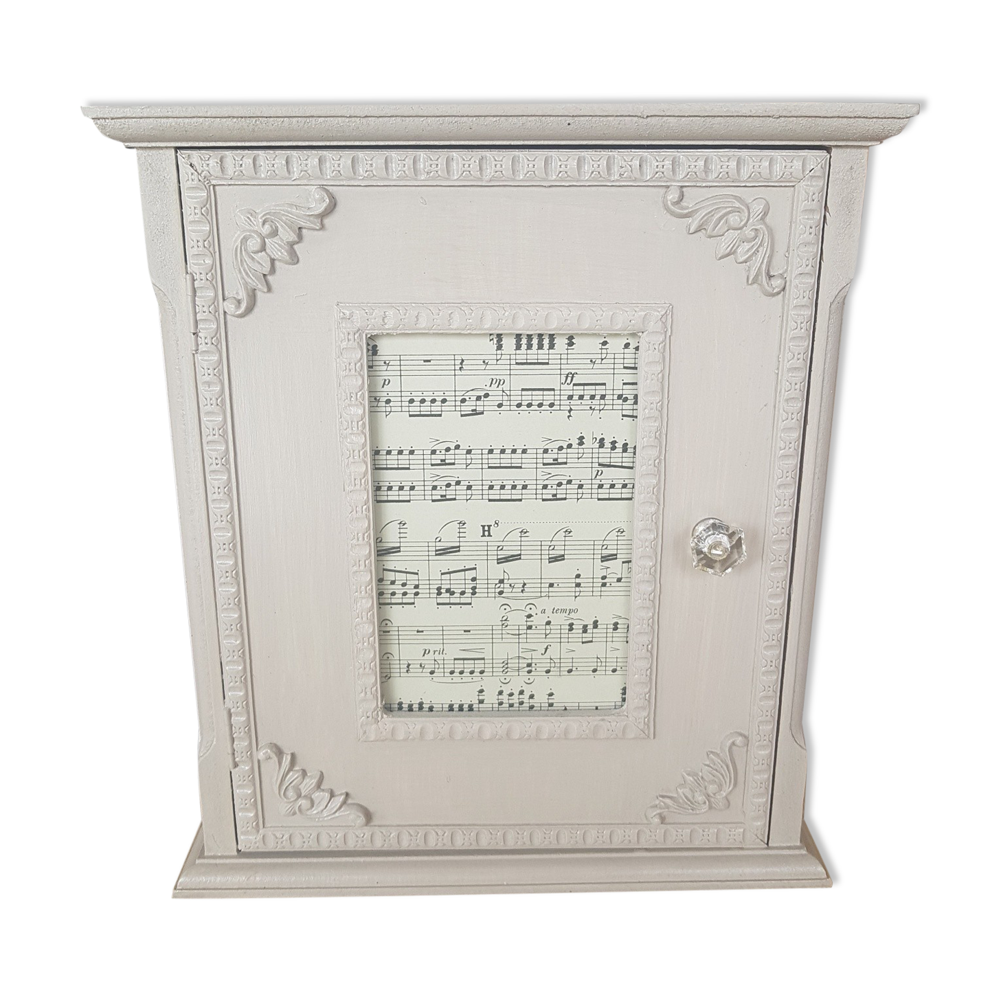 Elegant linen patinated key box