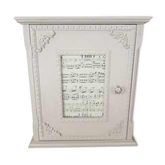 Elegant linen patinated key box