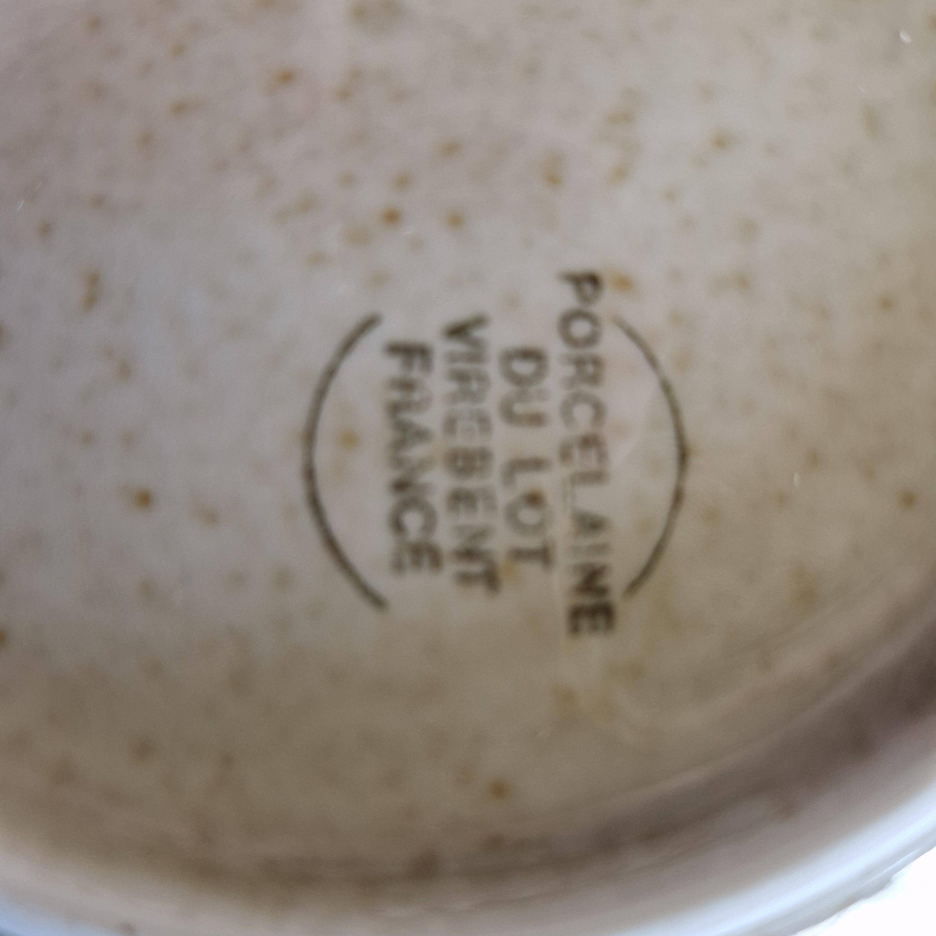 46-piece table service porcelain from the Lot, Virebent workshop.