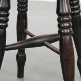 Tabouret Windsor antique anglais du XVIIIe siècle avec du caractère.