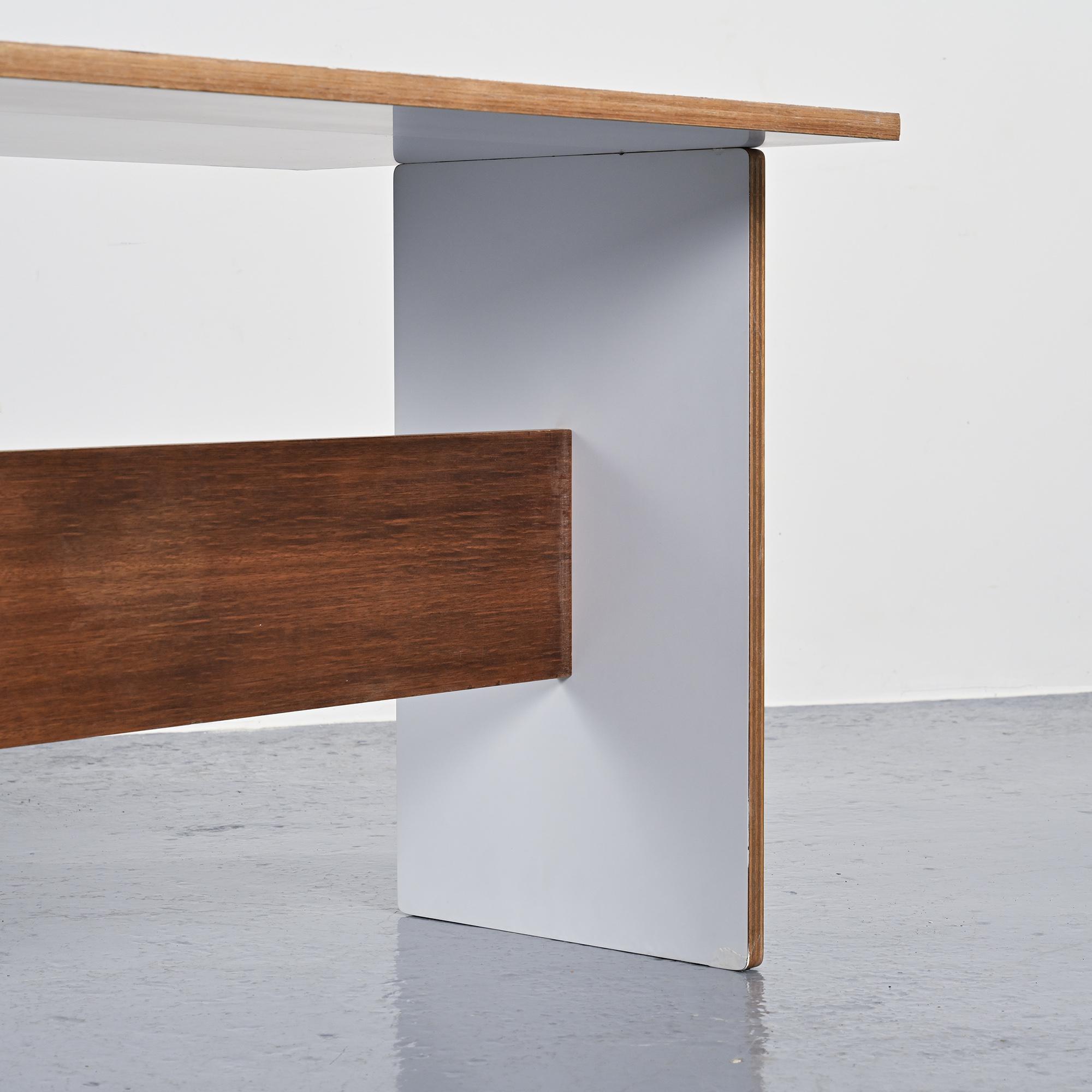 Modular table by Pierre Guariche for La Plagne, circa 1968.