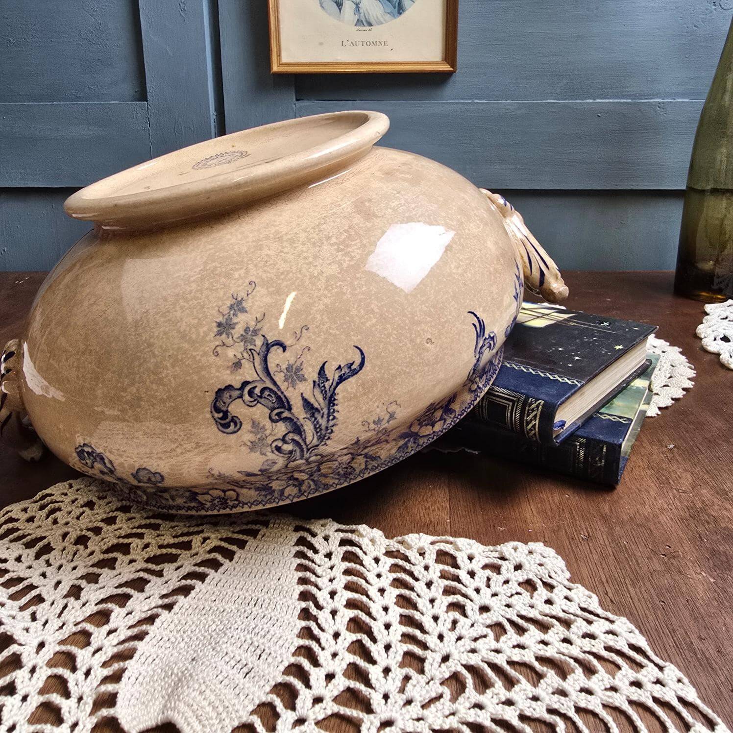 Antique Boulenger & Cie Choisy-le-Roi Wild Rose Terre de Fer tureen base