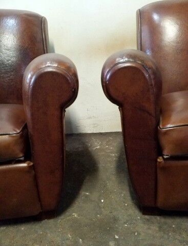 Club armchairs with straight backrest