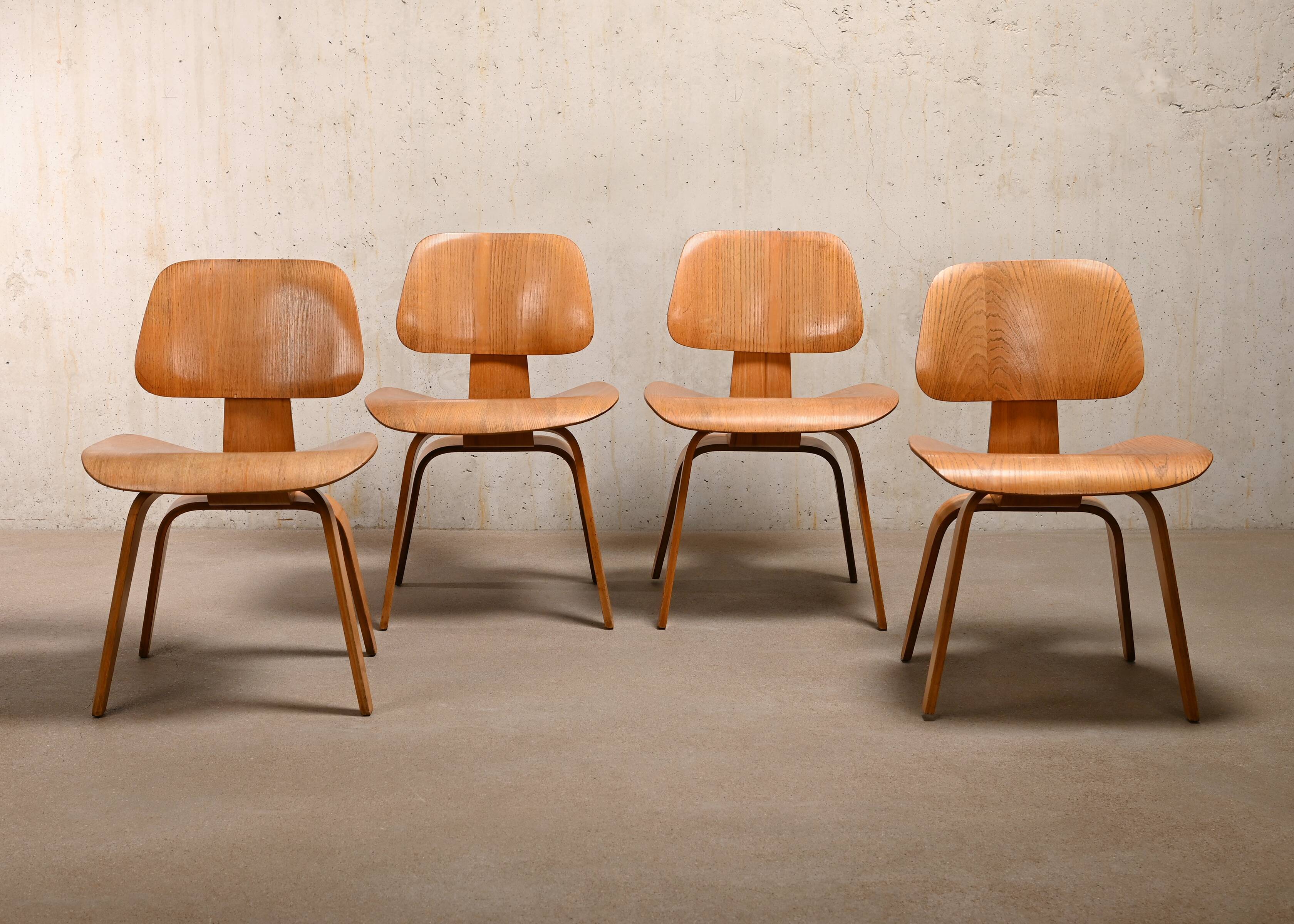 Charles and Ray Eames Early DCW Ash plywood Dining Chairs for Herman Miller