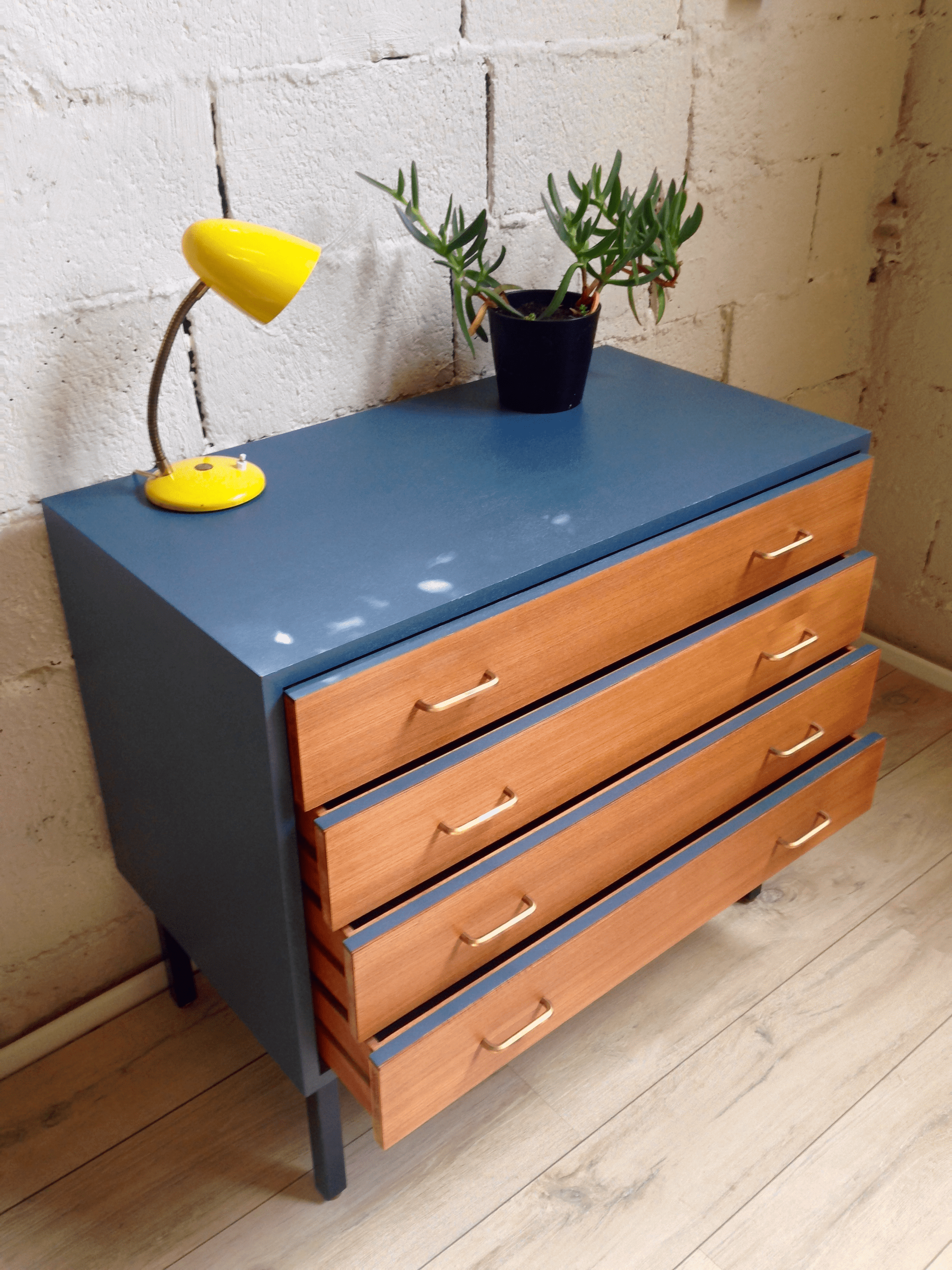 Dresser of the 50s/60s
