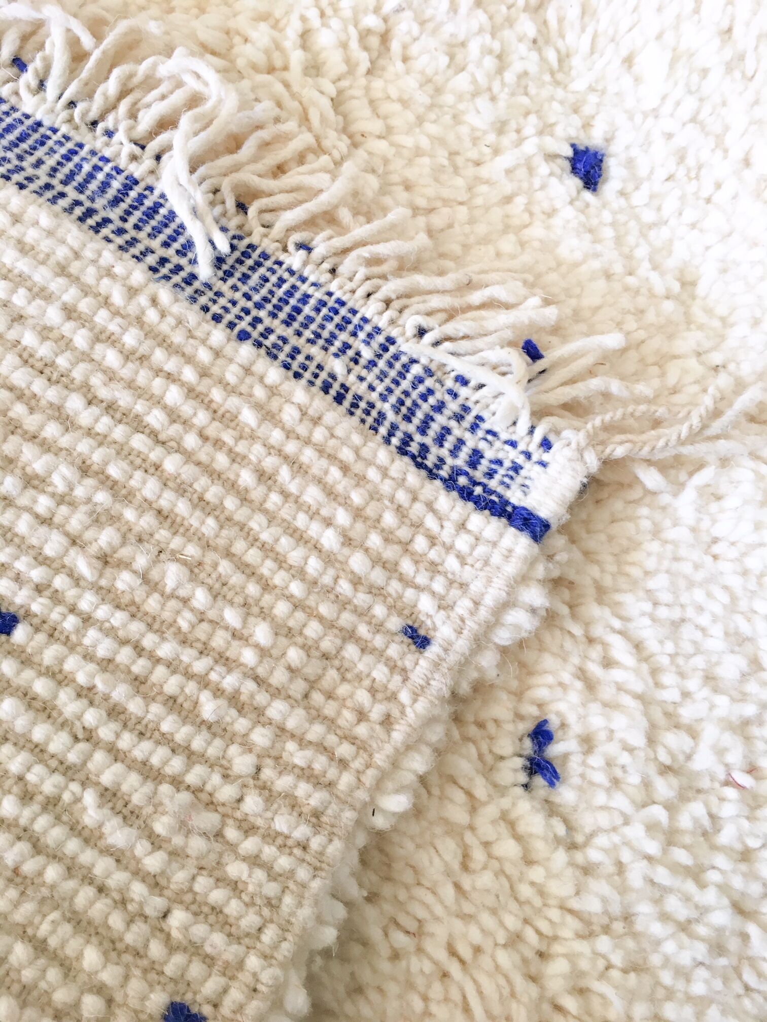 Beni ouarain carpet with blue polka dots 117x157cm