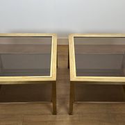 Paire d'importants bouts de canapé carrés en laiton