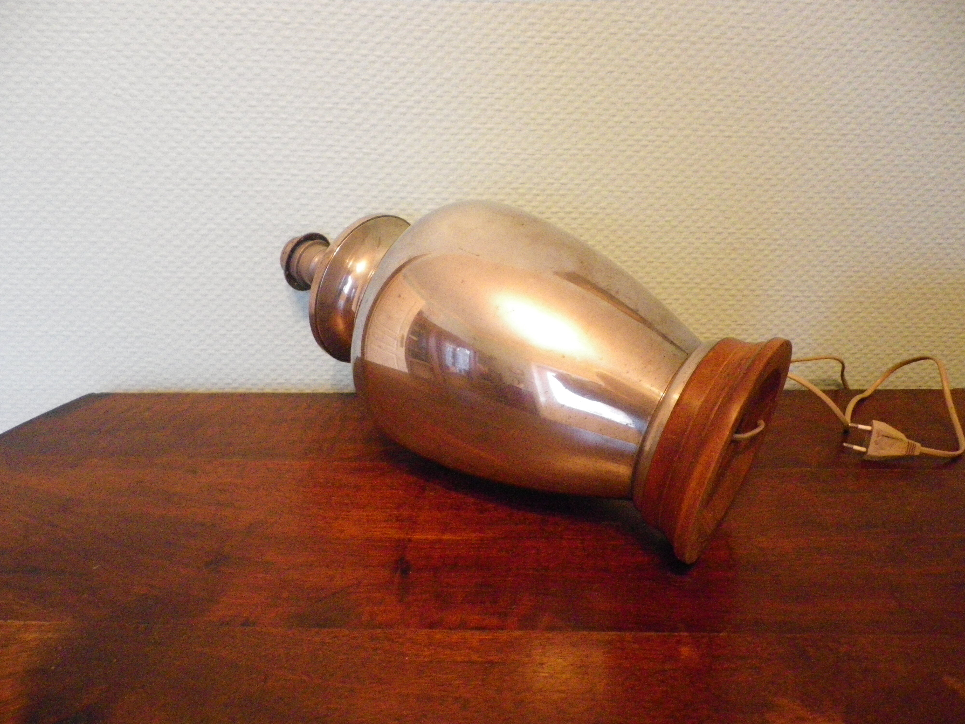 Living room mood lamp, silver metal base, wooden base, pleated lampshade