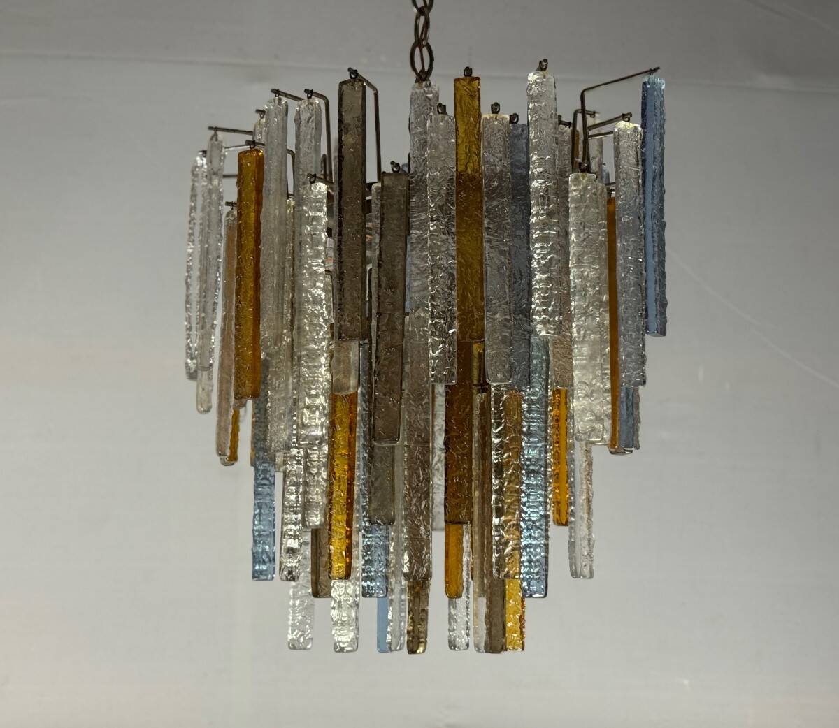 Oval-shaped Venetian chandelier in Murano glass, circa 1950, Venini