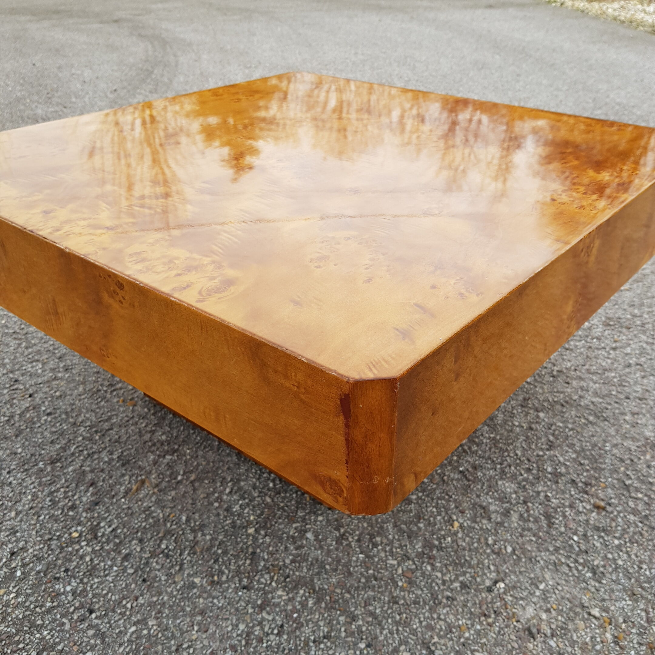 Sofa tip or coffee table