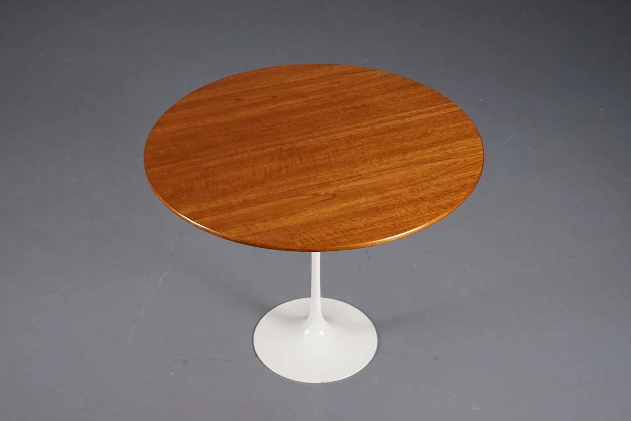 Large rosewood tulip side table by Eero Saarinen for Knoll International