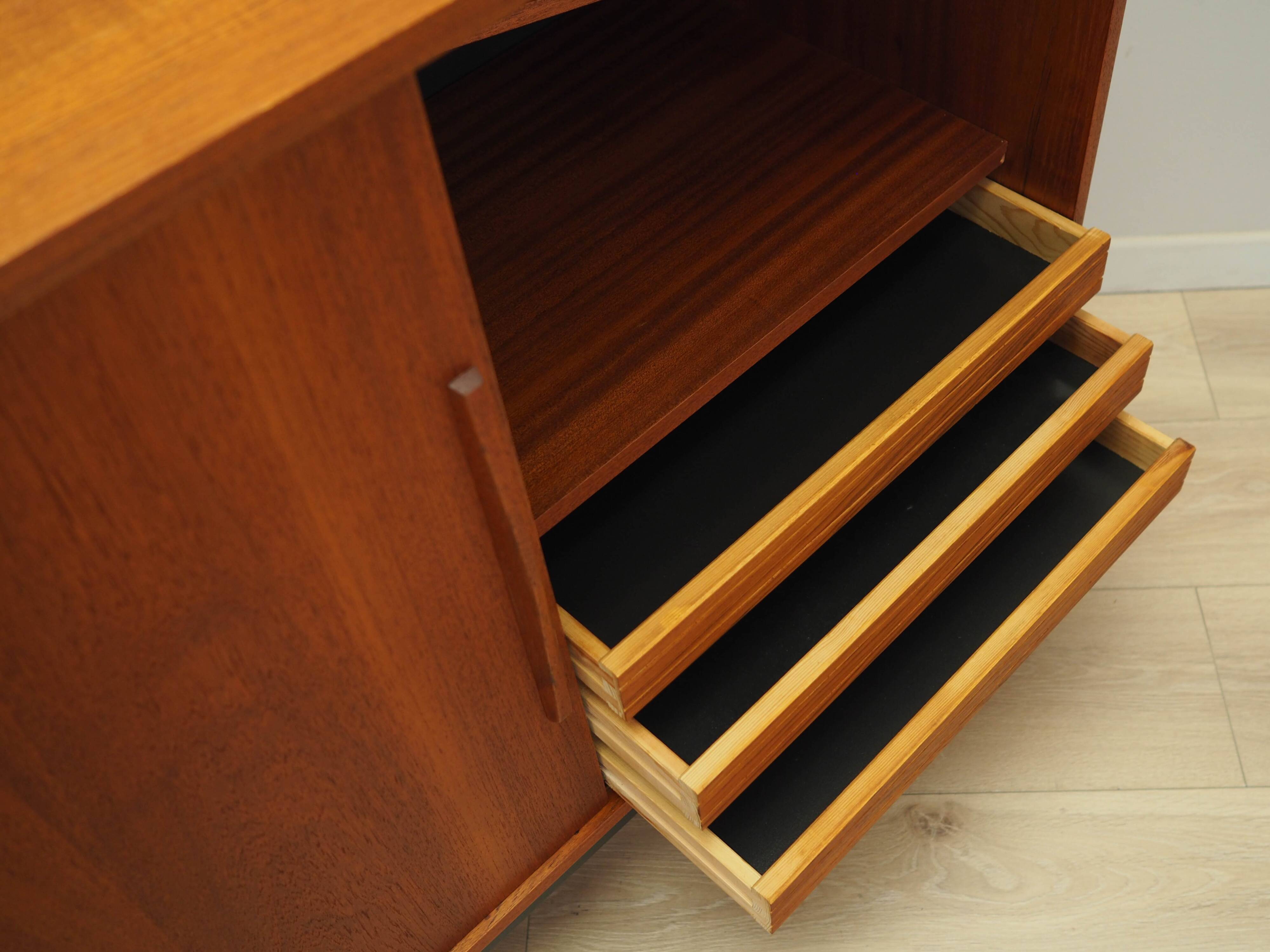 Buffet en teck, design danois, années 1970, fabricant : Danemark