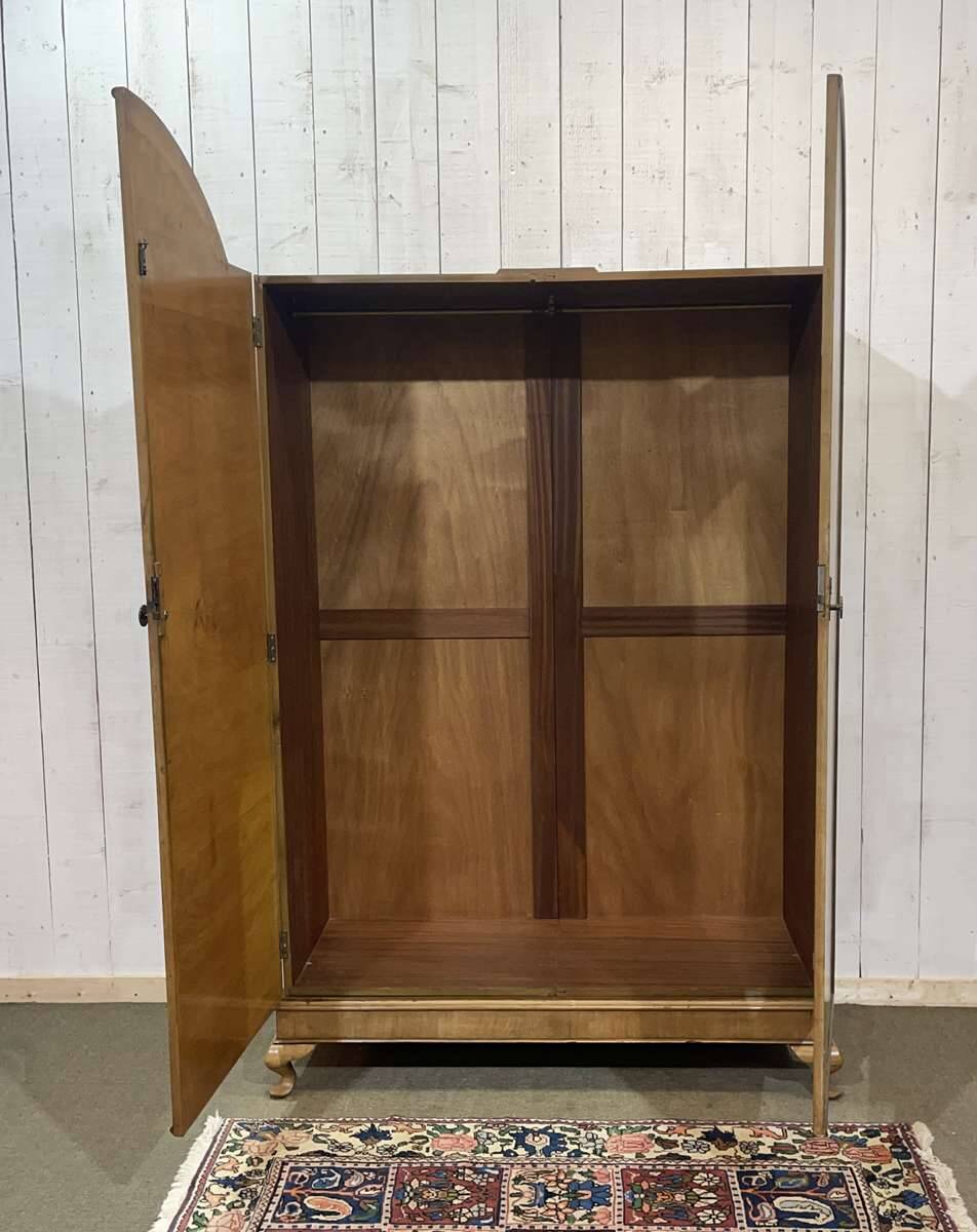 Penderie anglaise art déco en noyer des années 1930