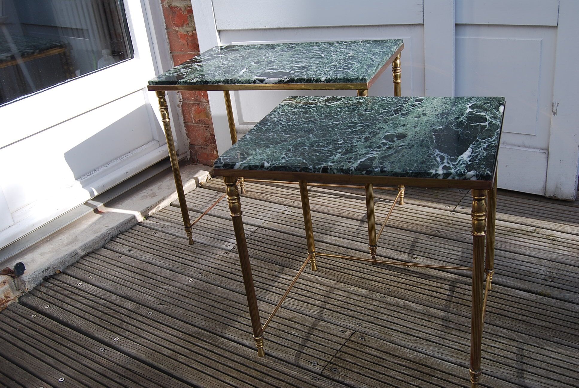 Tables gigognes en marbre vert