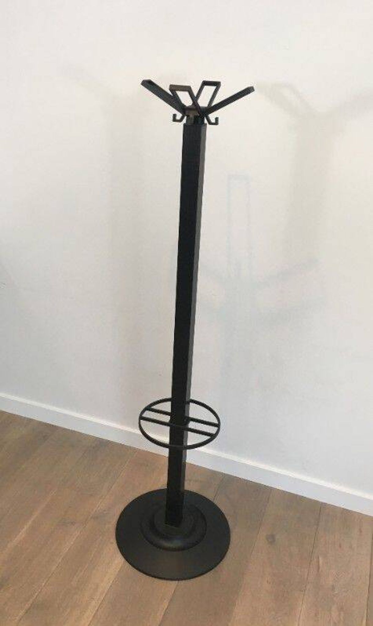 Michele De Lucchi & Tadao Takaichi for Kartell. Black plastic coat rack "Segmenti". Italy. 1989