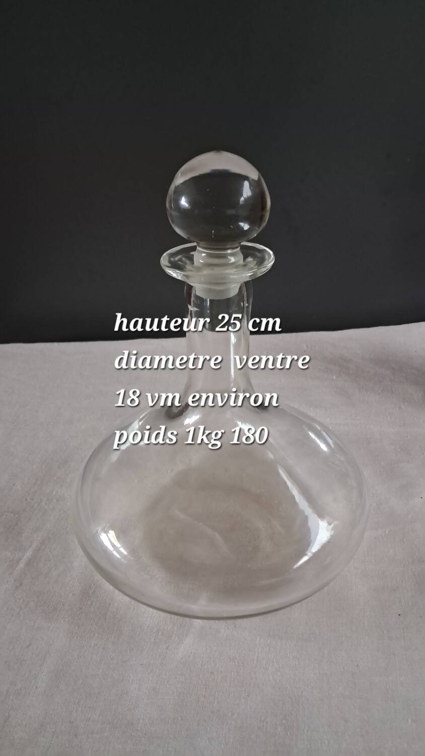 Wine carafe