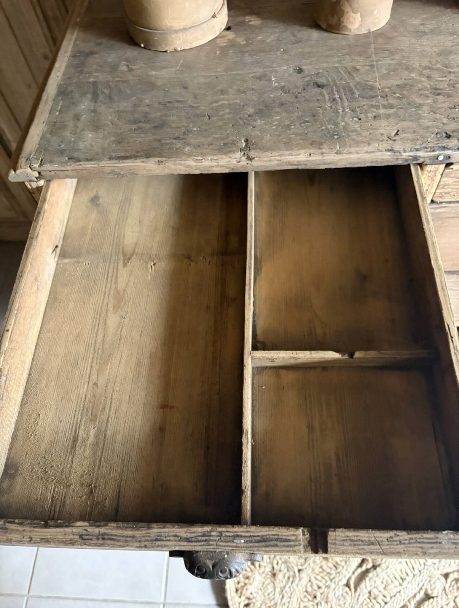 Magnifique Ancien Comptoir De Commerce En Chêne À Nombreux Tiroirs