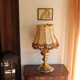 Lampe de table Mid-Century sur un pied en laiton massif et opulent - abat-jour en cuir