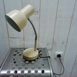 Articulated desk lamp